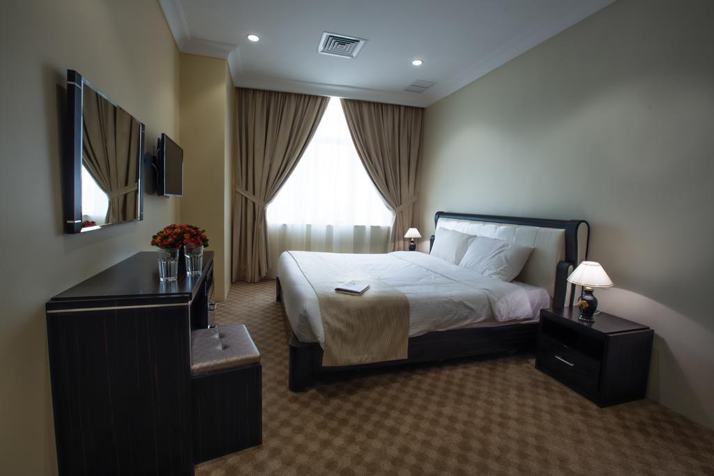 Sara Plaza (Adults Only) Aparthotel Kuwait City Rum bild
