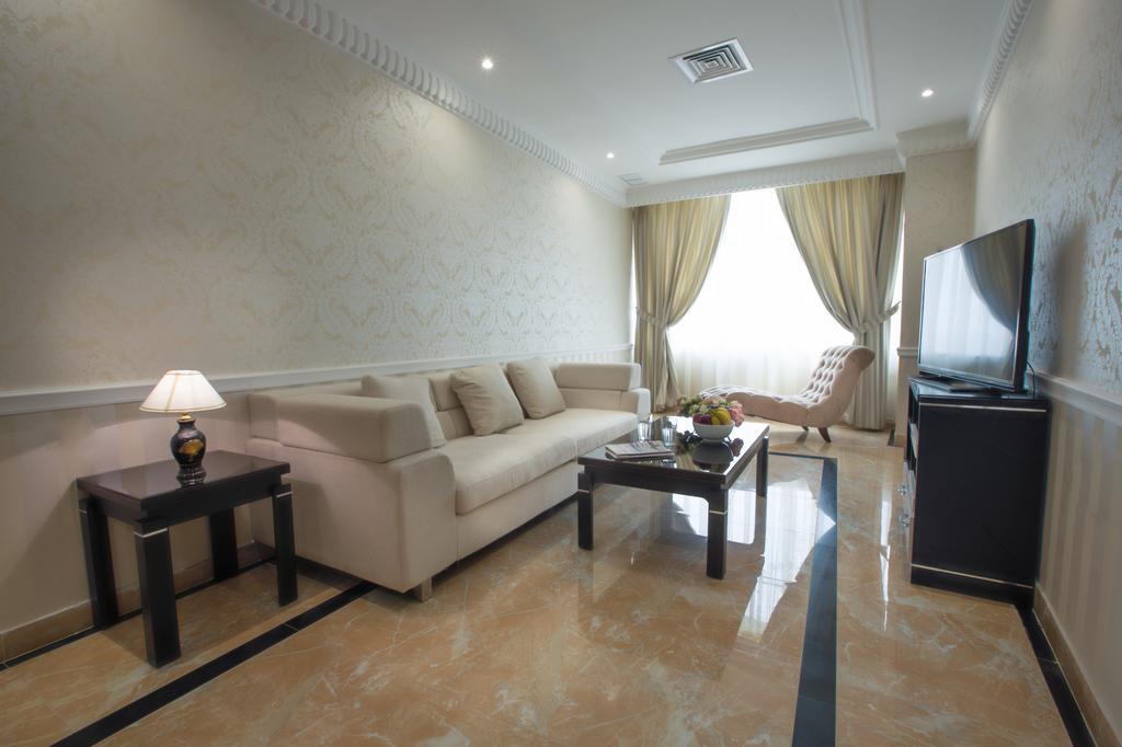 Sara Plaza (Adults Only) Aparthotel Kuwait City Rum bild