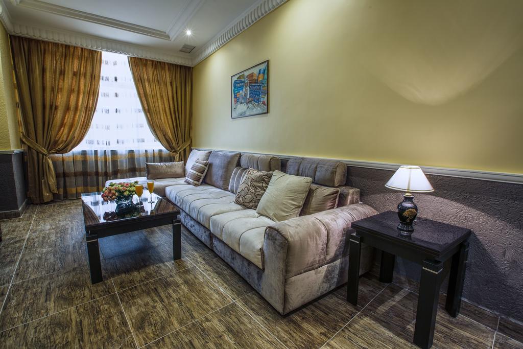 Sara Plaza (Adults Only) Aparthotel Kuwait City Exteriör bild