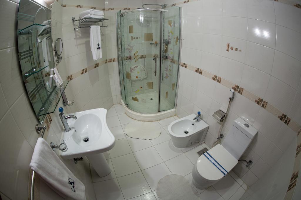 Sara Plaza (Adults Only) Aparthotel Kuwait City Rum bild