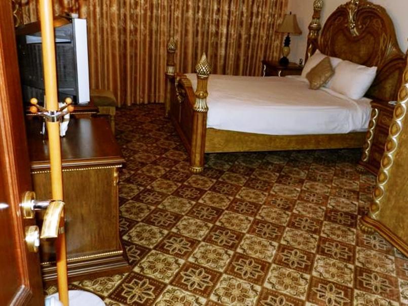 Sara Plaza (Adults Only) Aparthotel Kuwait City Exteriör bild